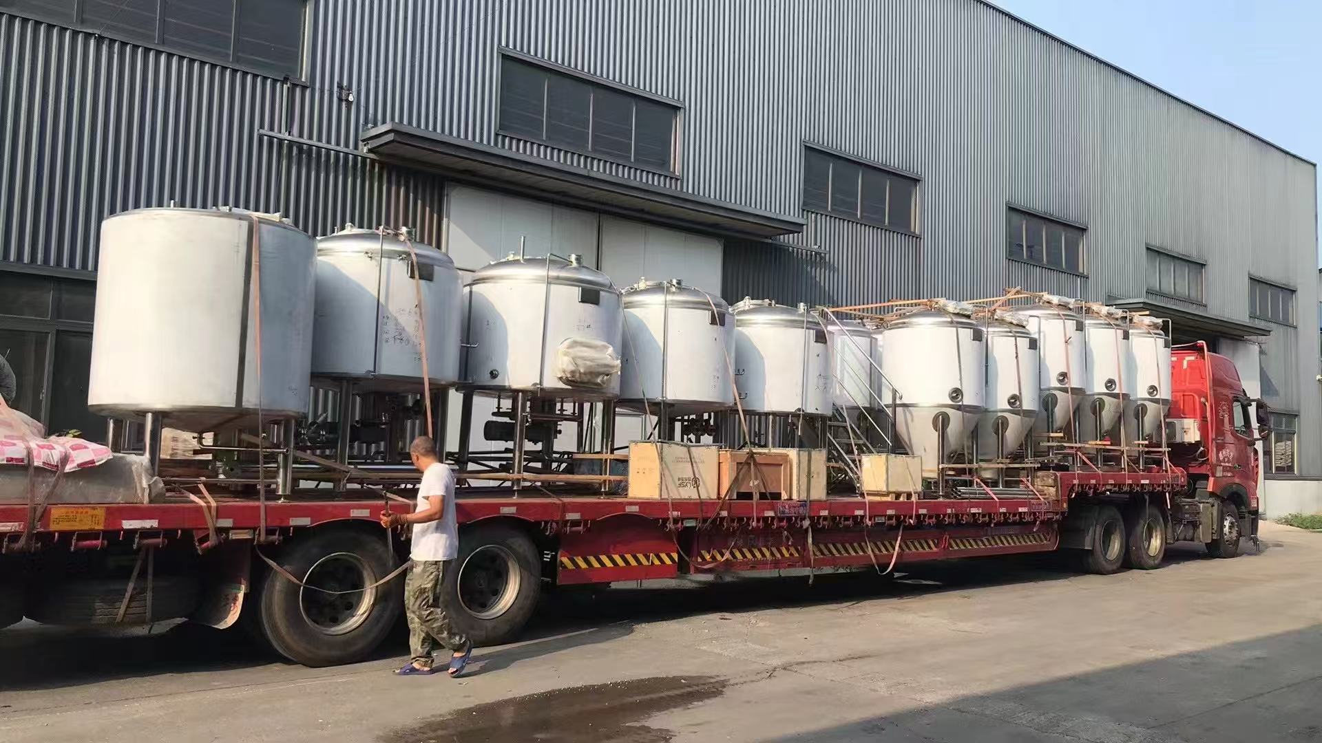 桥西精酿啤酒设备厂—中小型精酿啤酒厂提供服务